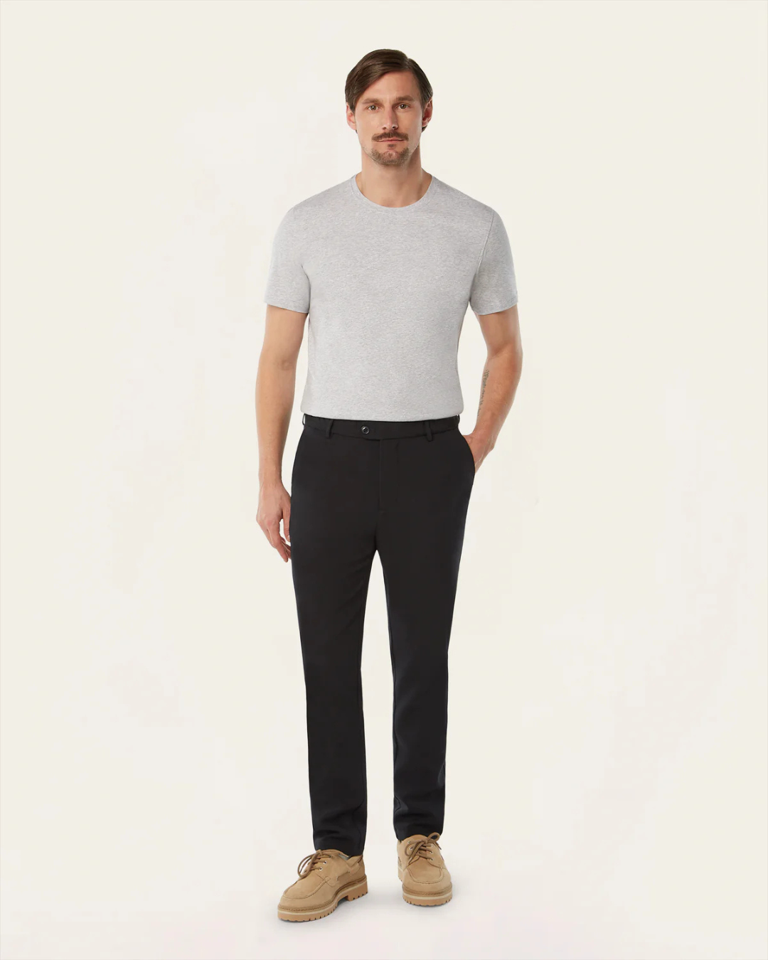 Pantalón Clásico para Hombre con Cremalleras Invisibles en los Bolsillos y Tejido Impermeable