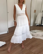 Vestido de Cuello en V con Bordados y Encajes®
