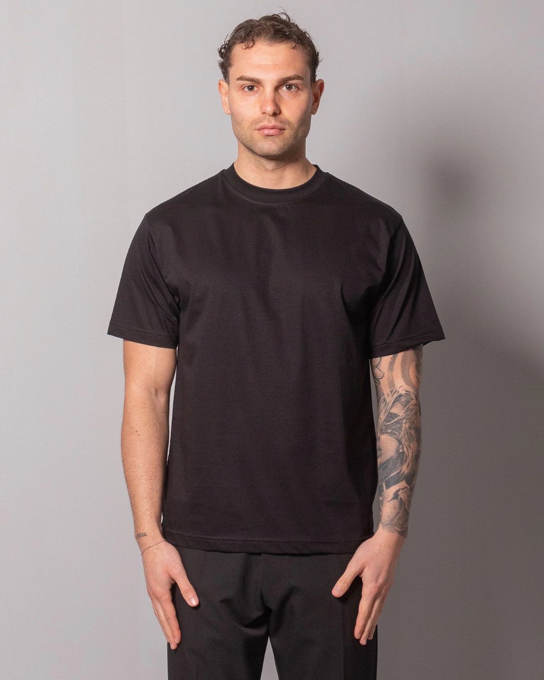 Camiseta de Hombre de Tejido ligero y Corte Entallado