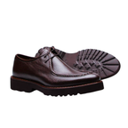 Zapatos con Acabado Clásico y Suela Robusta