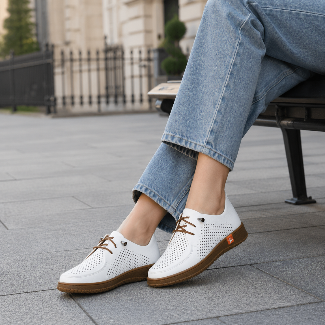 Zapatillas con diseño perforado de piel®