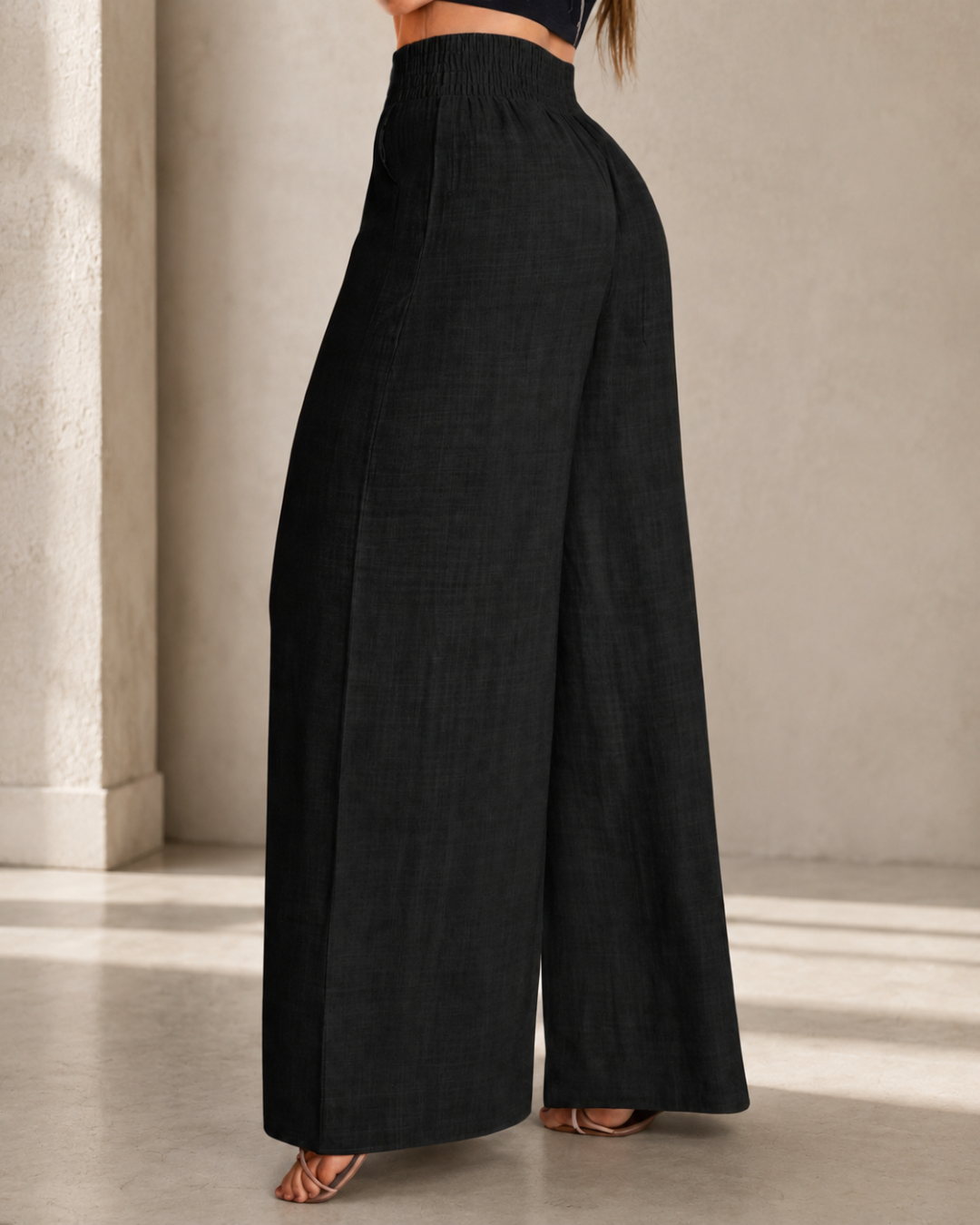 Pantalón de Talle Alto con Pernera Ancha y Detalle de Cinturón