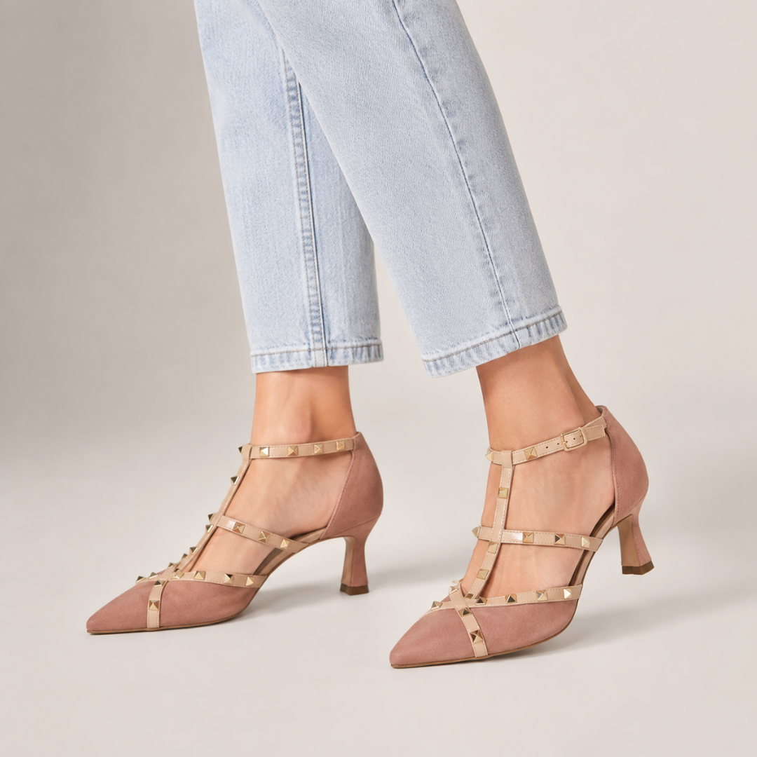 Tacones de Punta Fina con Detalles Dorados®