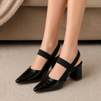 Tacones de punta con tira cruzada®