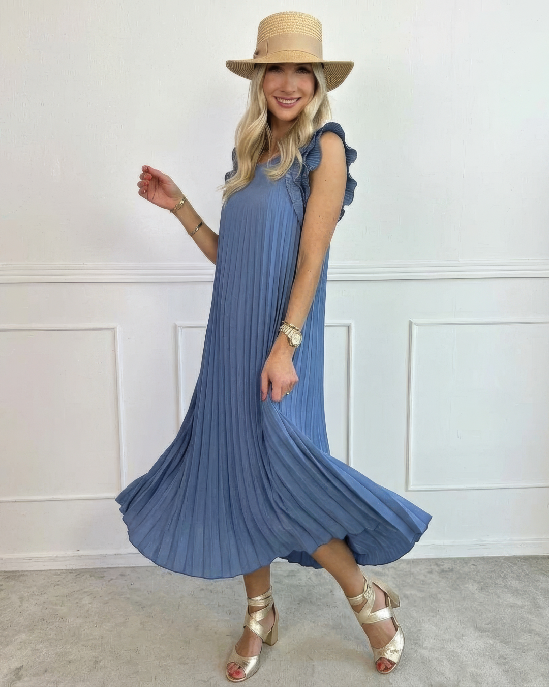 Vestido Plisado con Volantes