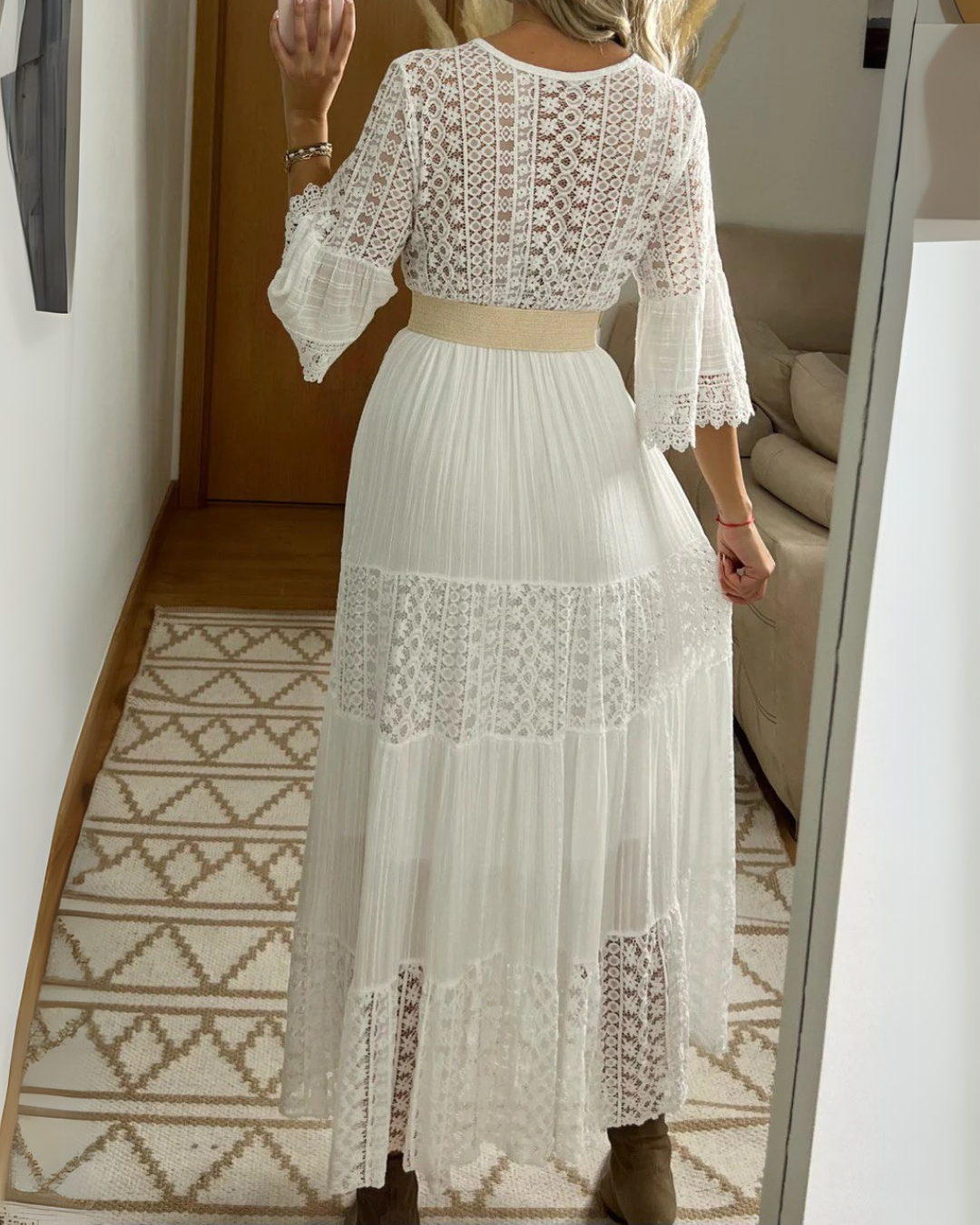 Vestido Largo de Encaje Blanco con Manga Acampanada y Diseño Romántico®