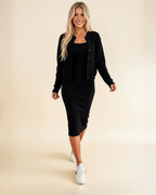 Conjunto de Vestido con Tirantes Monocromático y Cárdigan Elegante