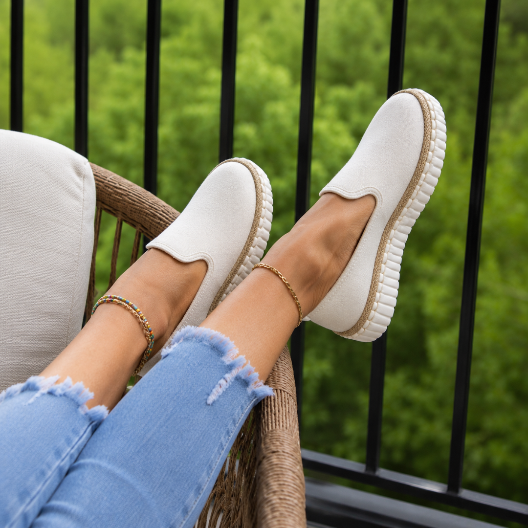 Mocasines Slip-On de Mujer con Suela Ligera y Detalle Trenzado