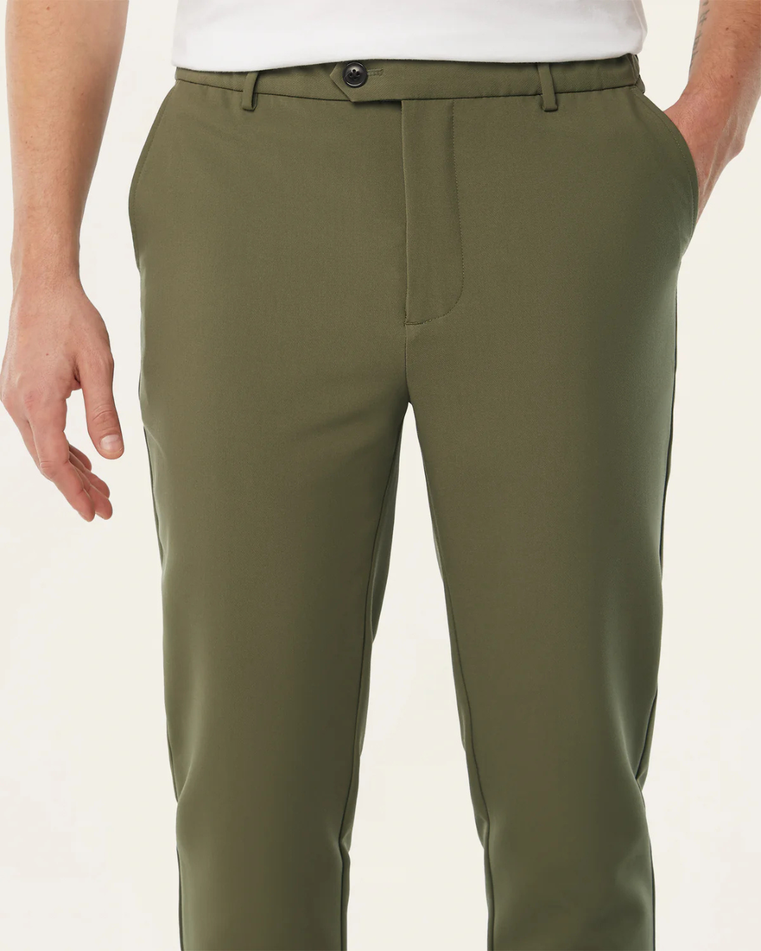 Pantalón Clásico para Hombre con Cremalleras Invisibles en los Bolsillos y Tejido Impermeable