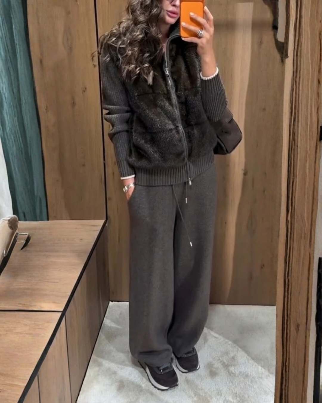 Conjunto Casual de Chaqueta y Pantalón con Detalles de Felpa para Mujer