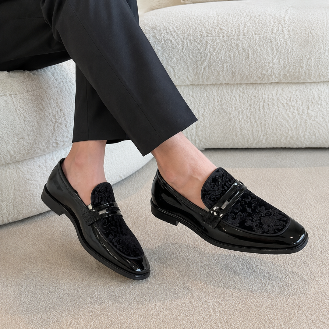 Mocasines de Vestir con Detalle Texturizado y Acabado Brillante