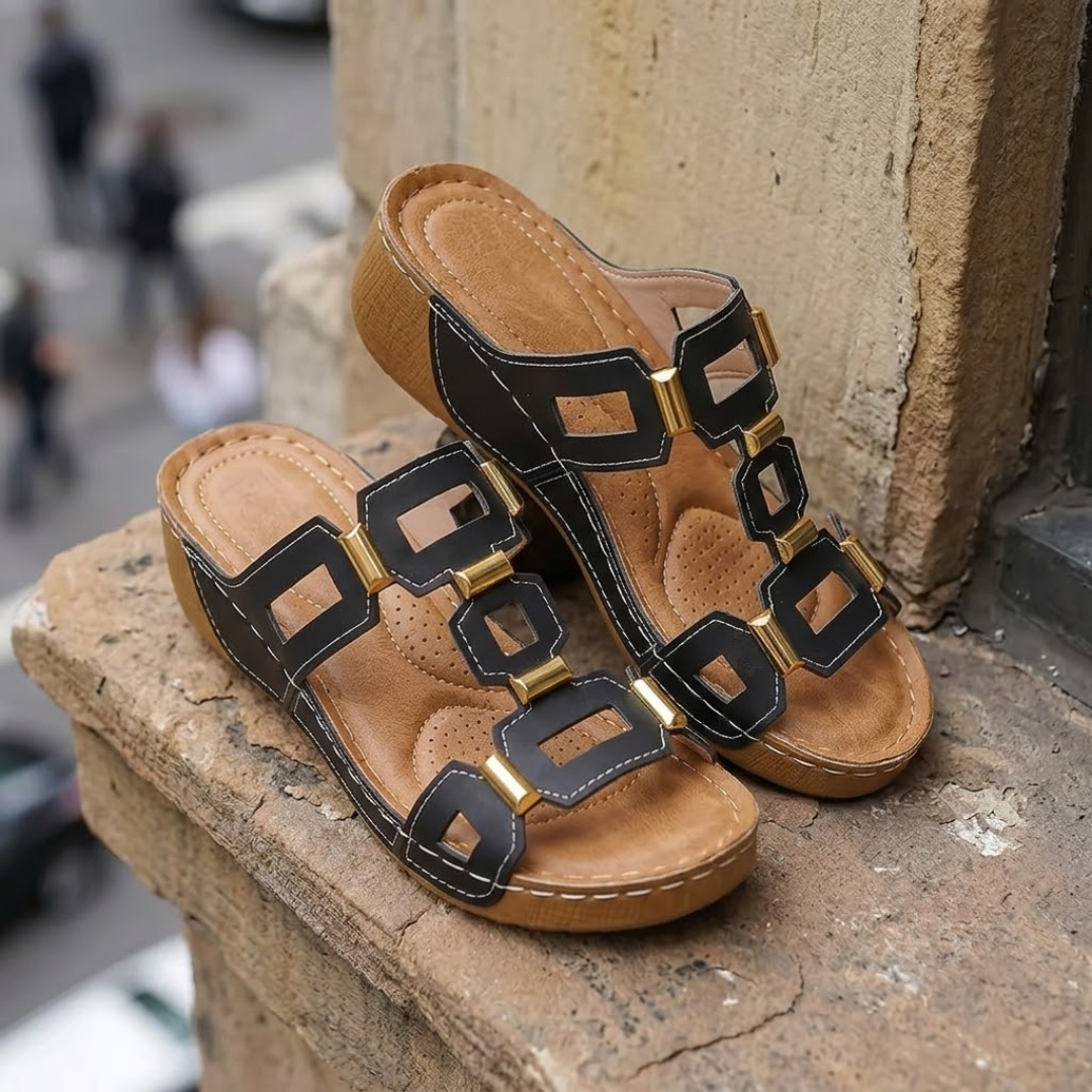 Sandalias de Cuña con Detalles Geométricos®