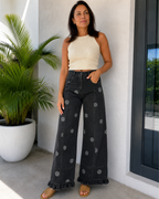 Pantalón Wide Leg con Bordados Florales
