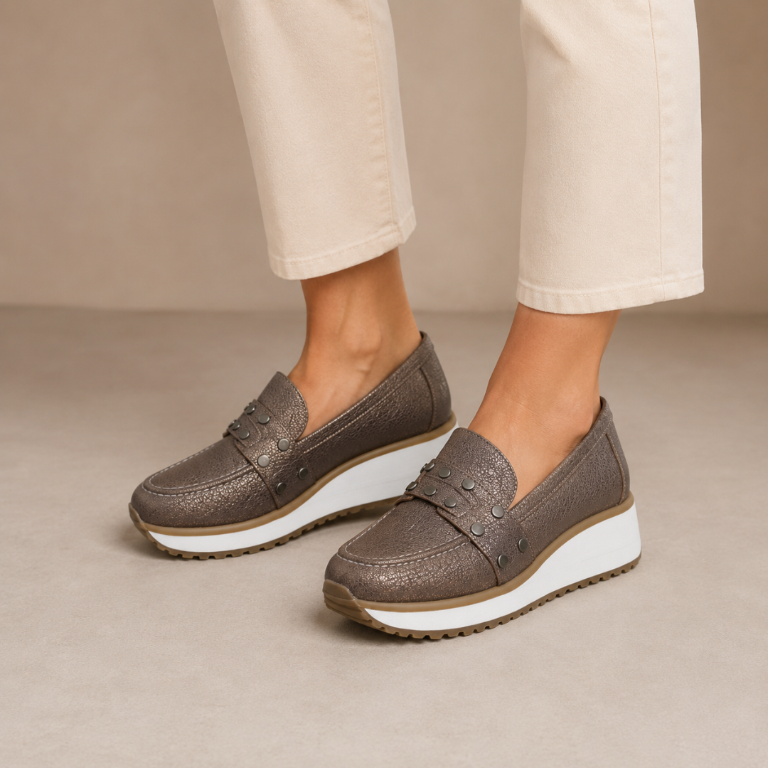Mocasines con Plataforma y Detalles Metálicos®