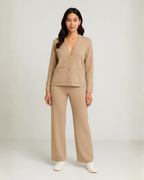 Conjunto de Punto de Elegancia y Confort en Dos Piezas Para Mujer