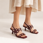 Sandalias de Tacón con Detalles Metálicos