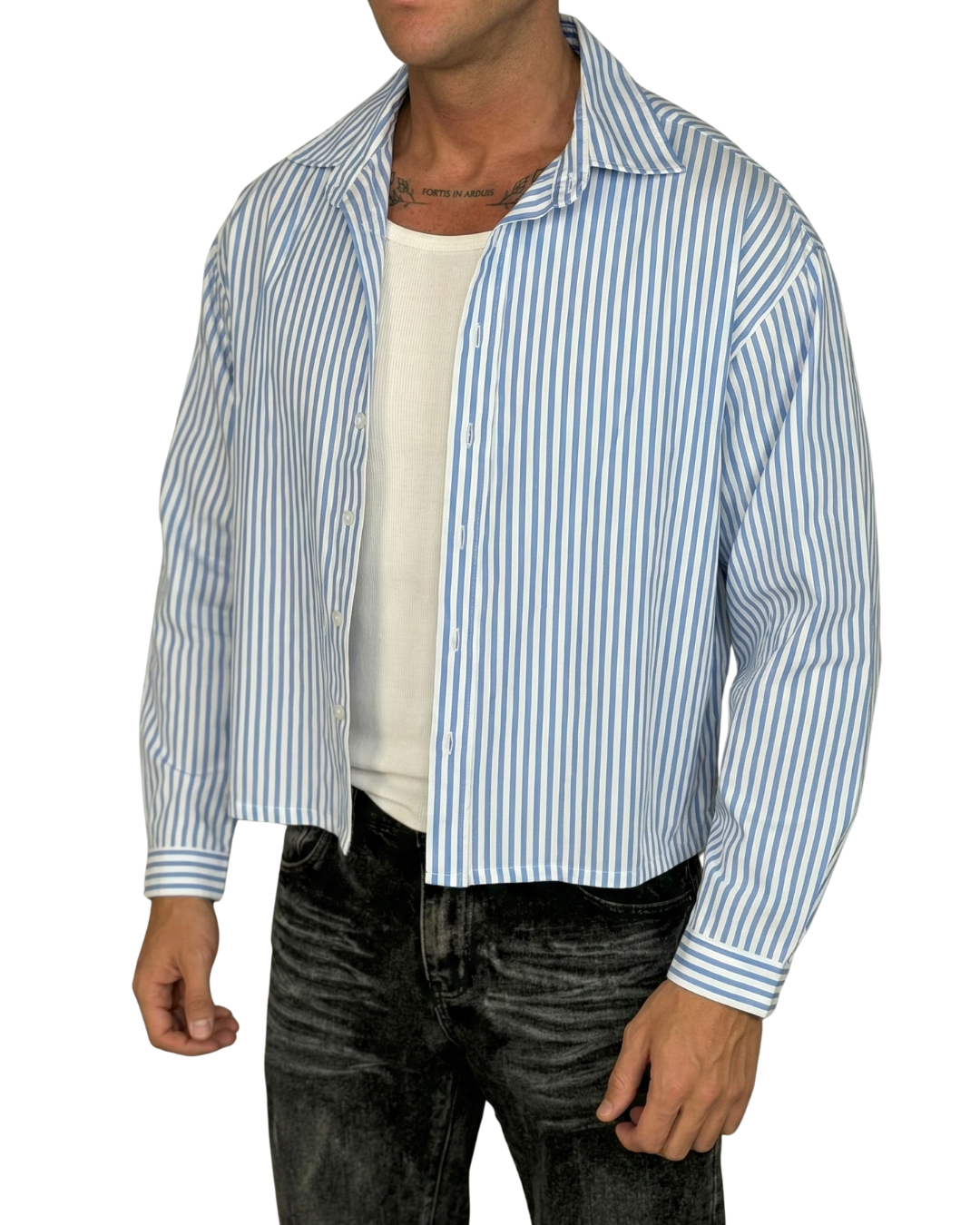 Camisa Estilizada de Corte Contemporáneo
