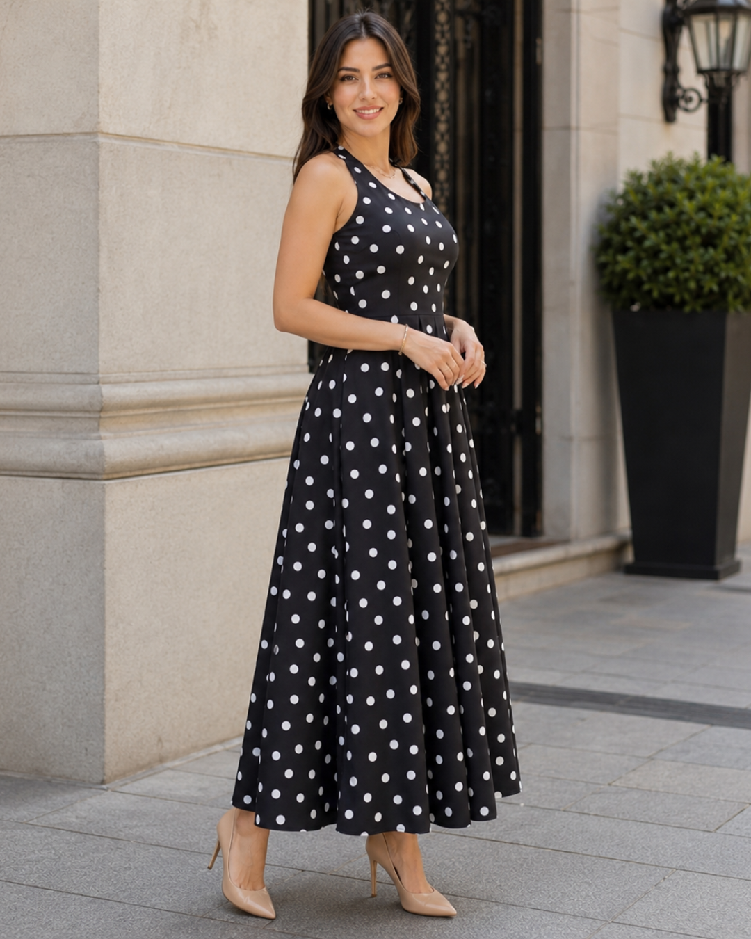 Vestido midi de lunares con volantes