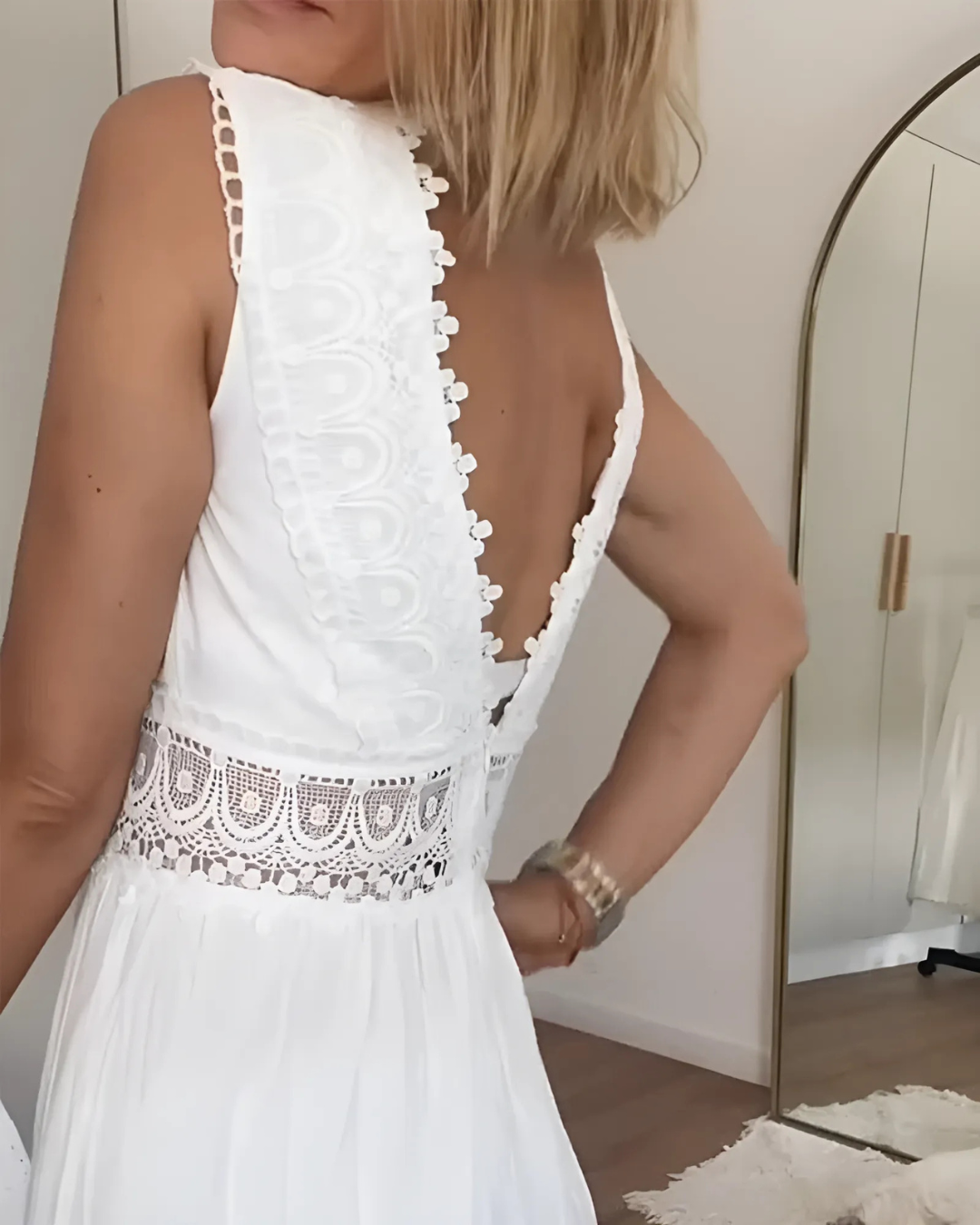 Vestido de Cuello en V con Bordados y Encajes®