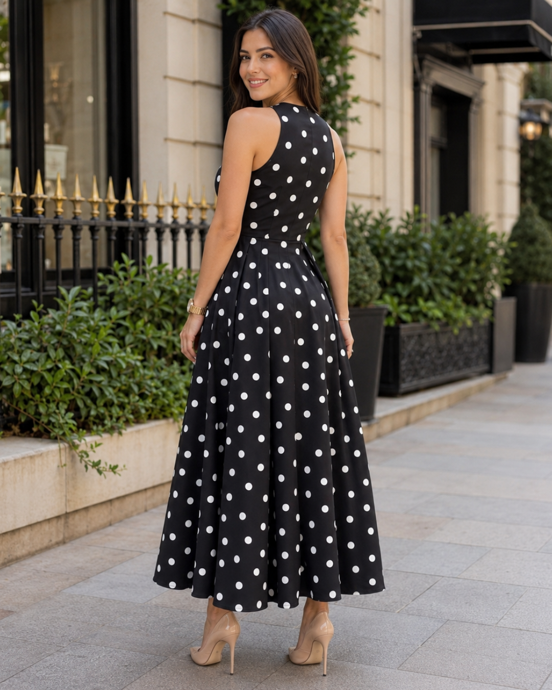 Vestido midi de lunares con volantes