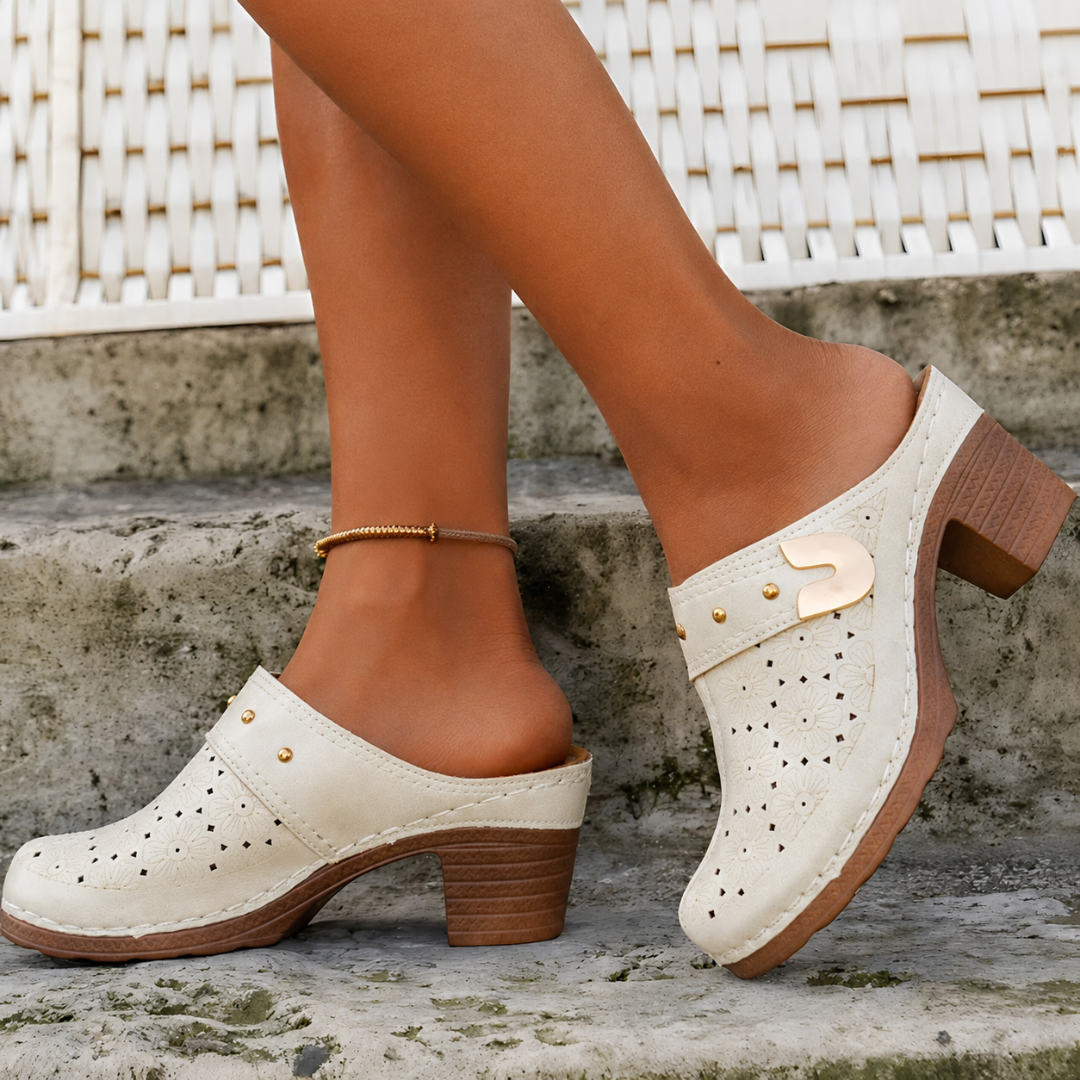 Sandalias de punta cerrada con tacón