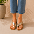 Sandalias Planas Tipo Dedo con Detalle Dorado®