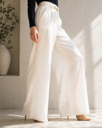 Pantalón de Talle Alto con Pernera Ancha y Detalle de Cinturón