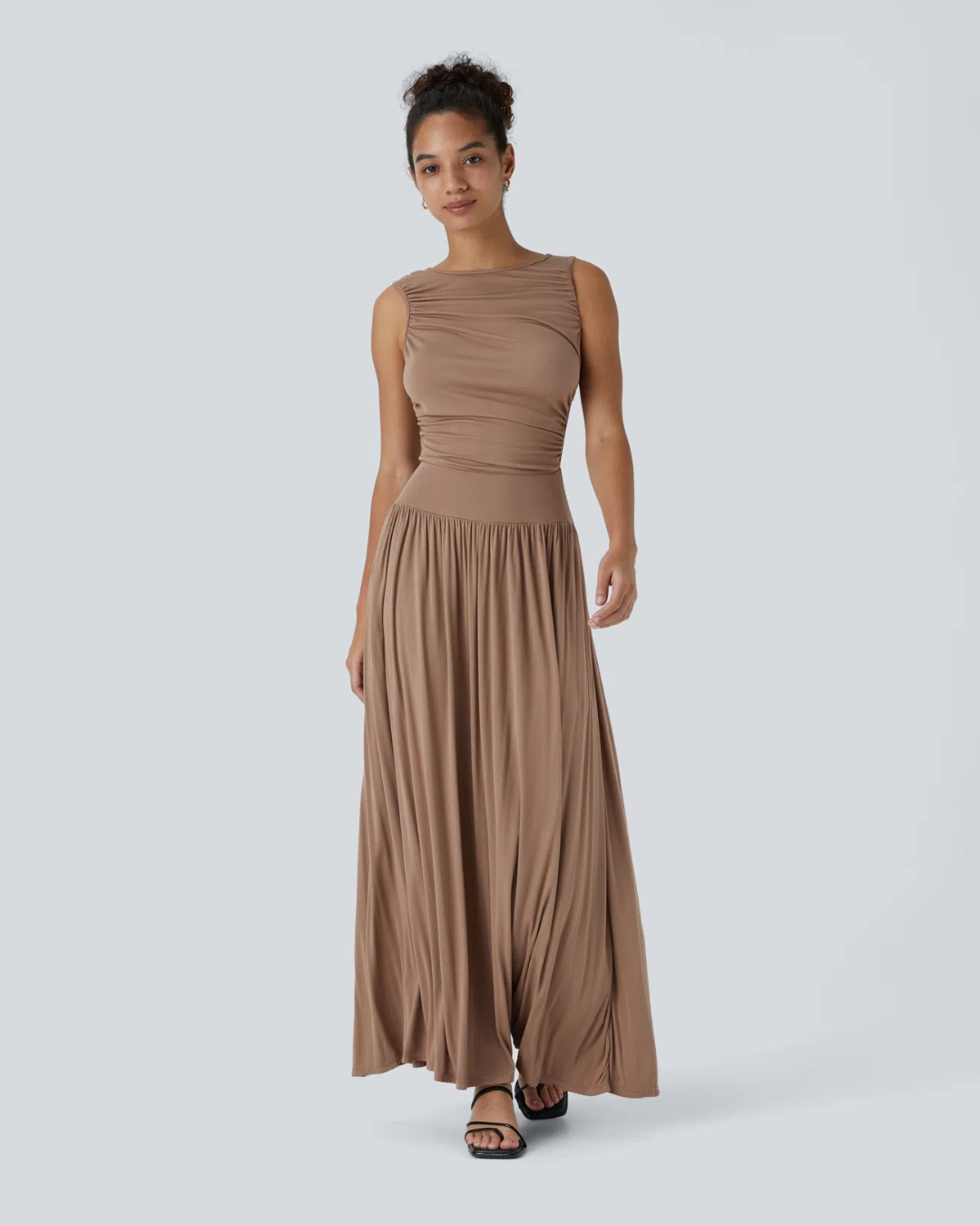 Vestido largo holgado con escote en pato