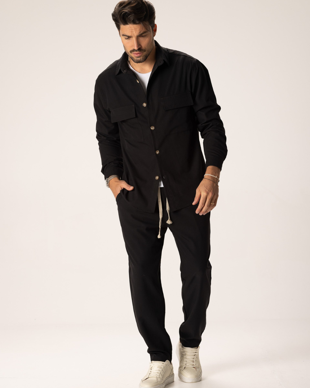 Conjunto Casual con Busto Abotonado y Pantalones de Tela