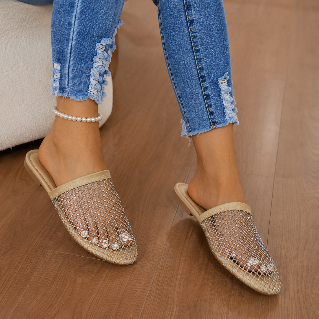 Mules Planos de Malla con Detalles Brillantes