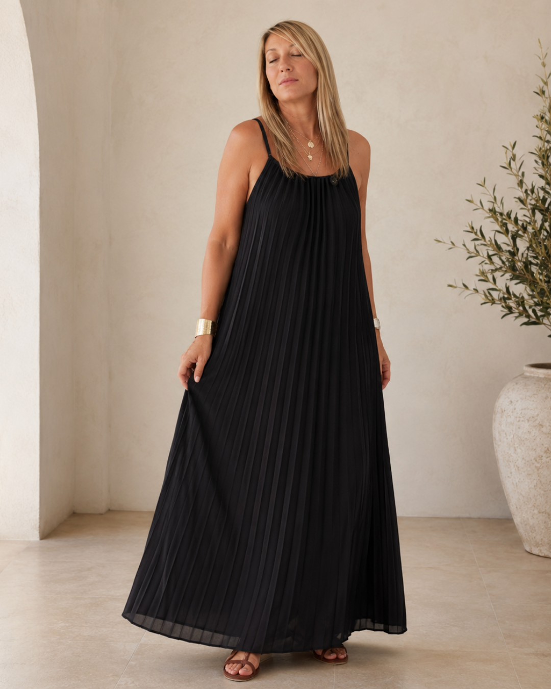 Vestido largo plisado con tirantes finos®