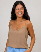 Top Lencero con Encaje y Tirantes Finos