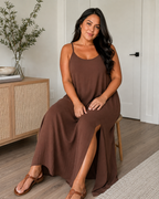 Vestido Largo Fluido con Aberturas Laterales