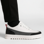 Zapato con elevación oculta