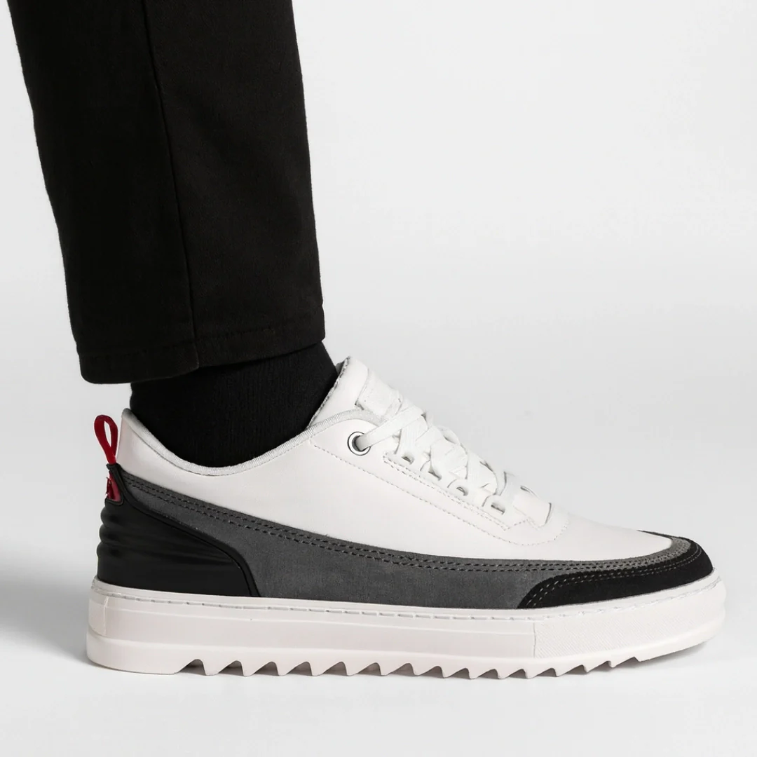 Zapato con elevación oculta