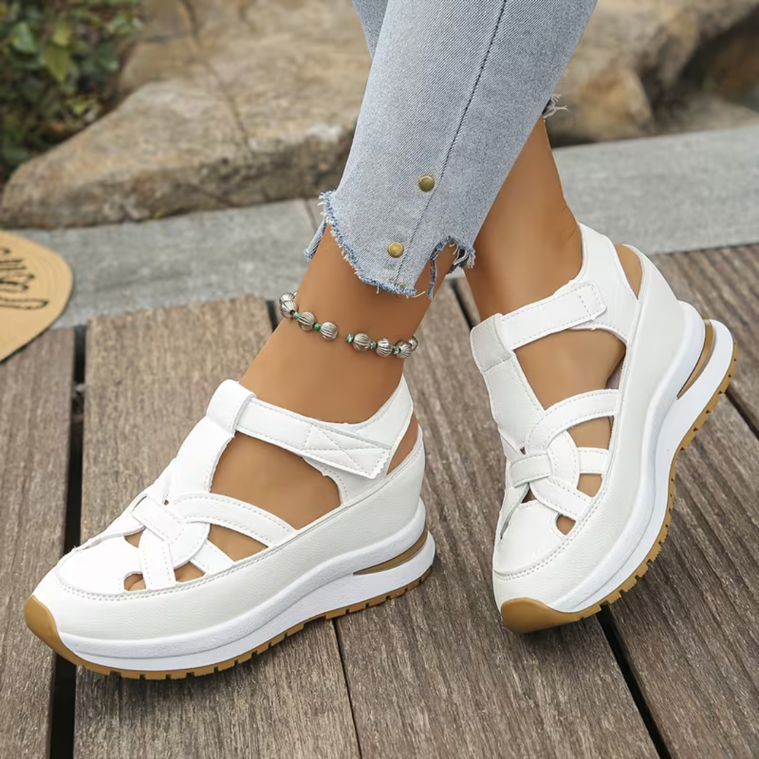 Sandalias deportivas con cuña baja