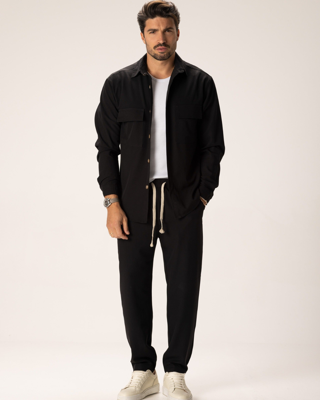 Conjunto Casual con Busto Abotonado y Pantalones de Tela