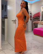 Vestido Largo Entallado con Espalda Abierta y Tirantes Finos