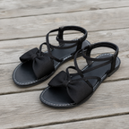 Sandalias Planas con Lazo y Tiras Elásticas®