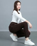 Pantalones de Terciopelo con Botones Decorativos para mujer®