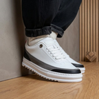 Zapato con elevación oculta