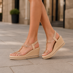 Sandalias de cuña con detalles florales®